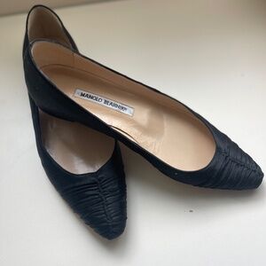 Manolo Blahnik wild silk flats . black. size 7